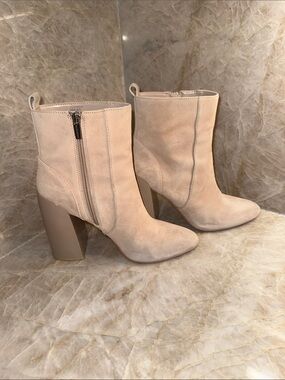 Vince Camuto Light Beige Suede Ankle Booties with Block Heel women size 9M